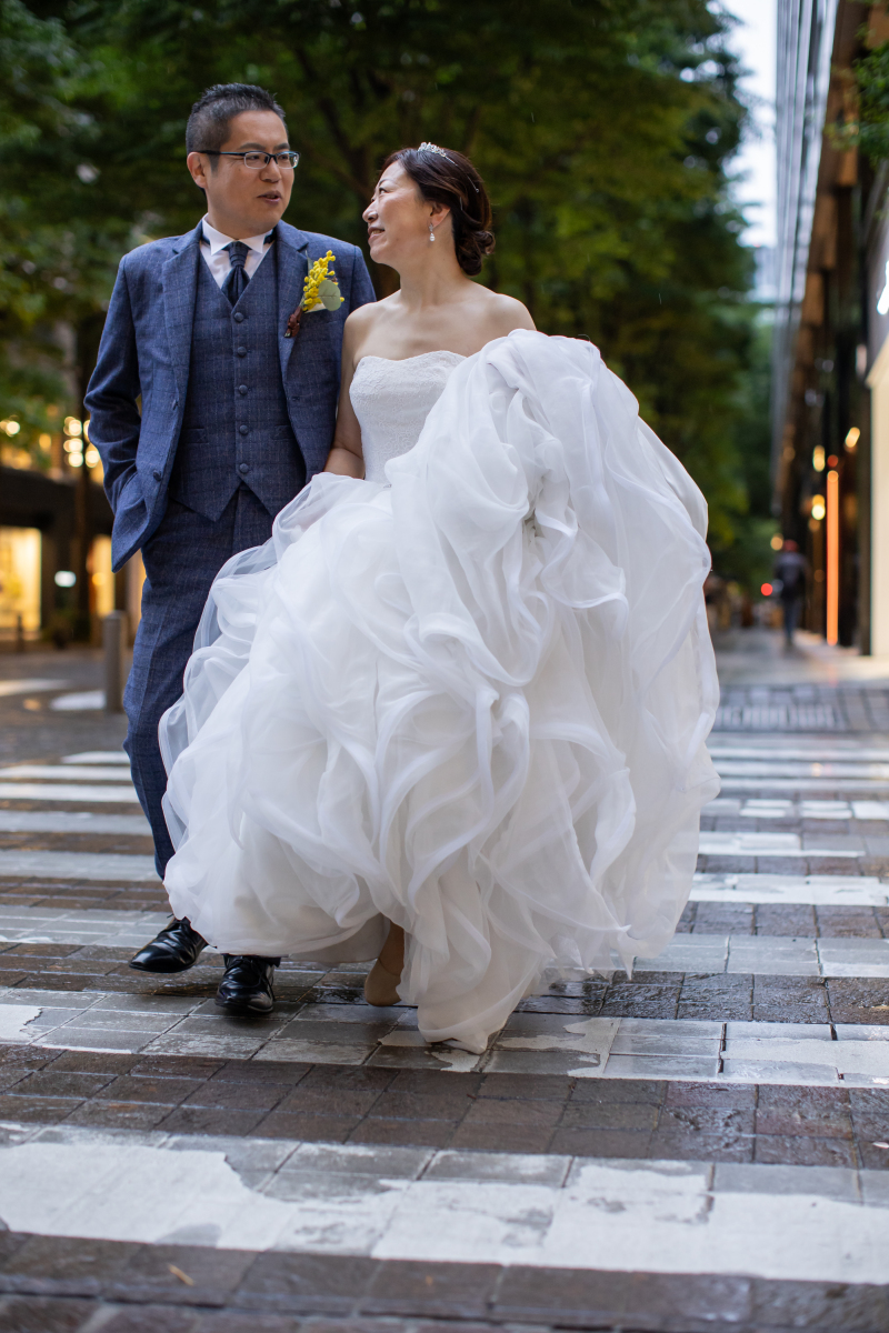 横断歩道を渡りながら