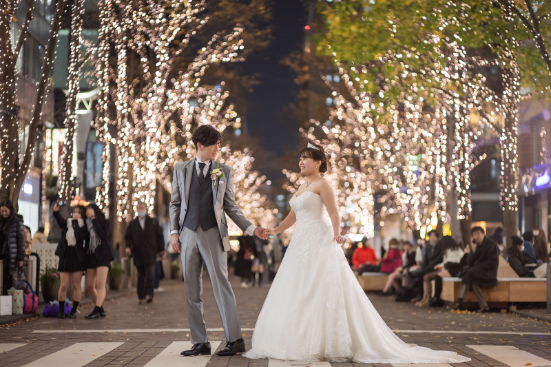 手を引きあって…♡