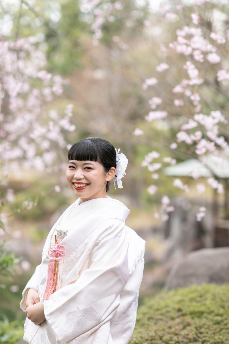 白無垢と枝垂れ桜♪