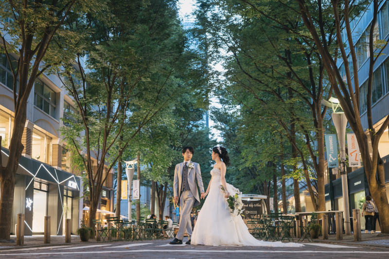 日が暮れ始めた仲通り