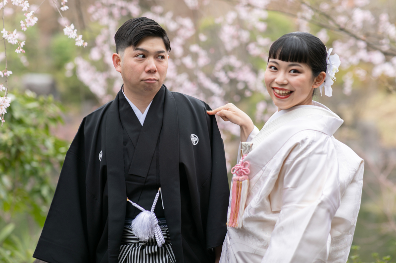 お茶目なポージングが可愛い♪