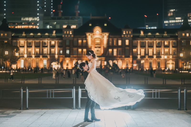 二人が優しく輝いているように