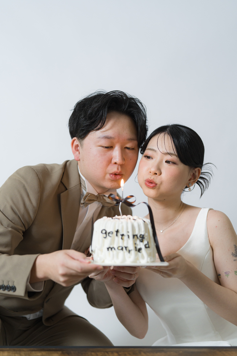 ケーキを持って！