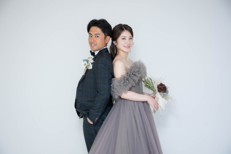 締めはカラードレスで