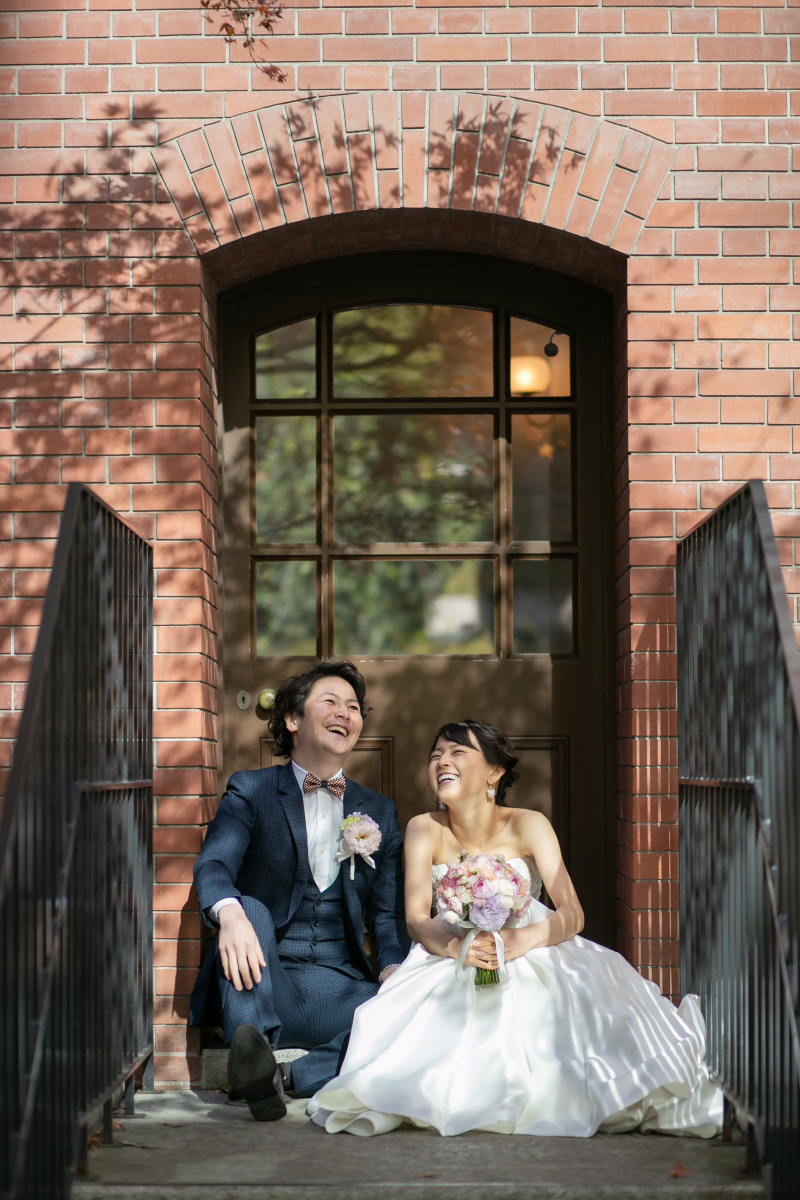 ブリックスクエア階段にて