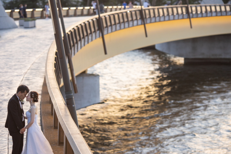 橋のカーブを活かして