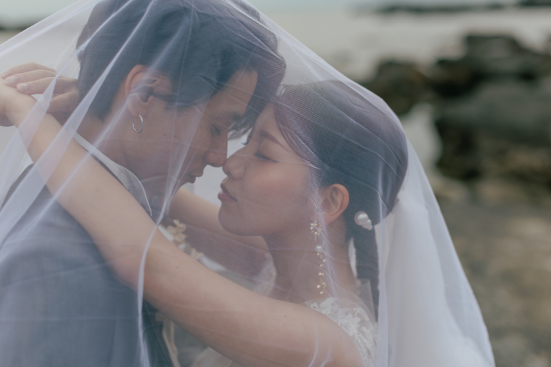 ヴェールに包まれて