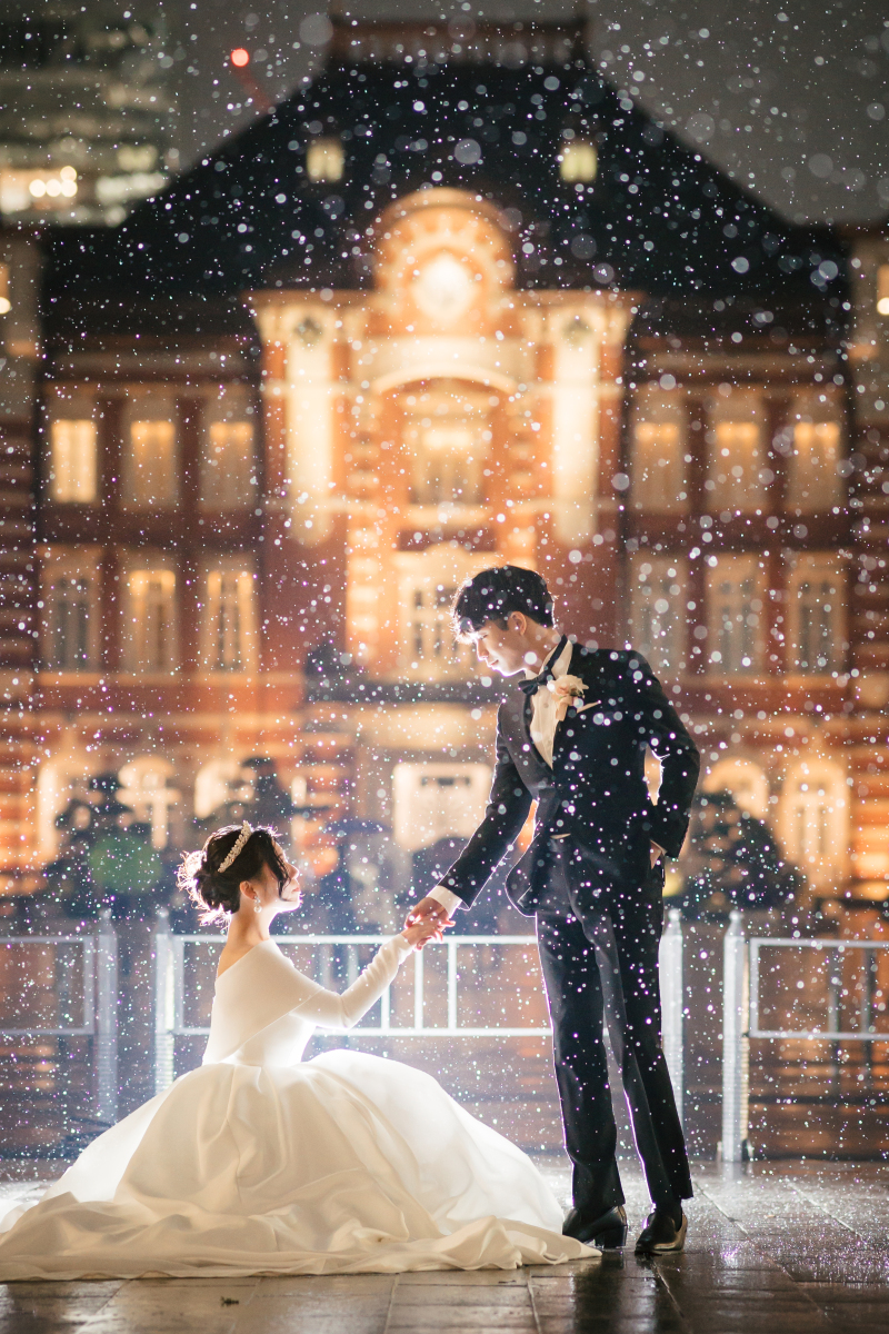 手を取り合う素敵なポージング♡