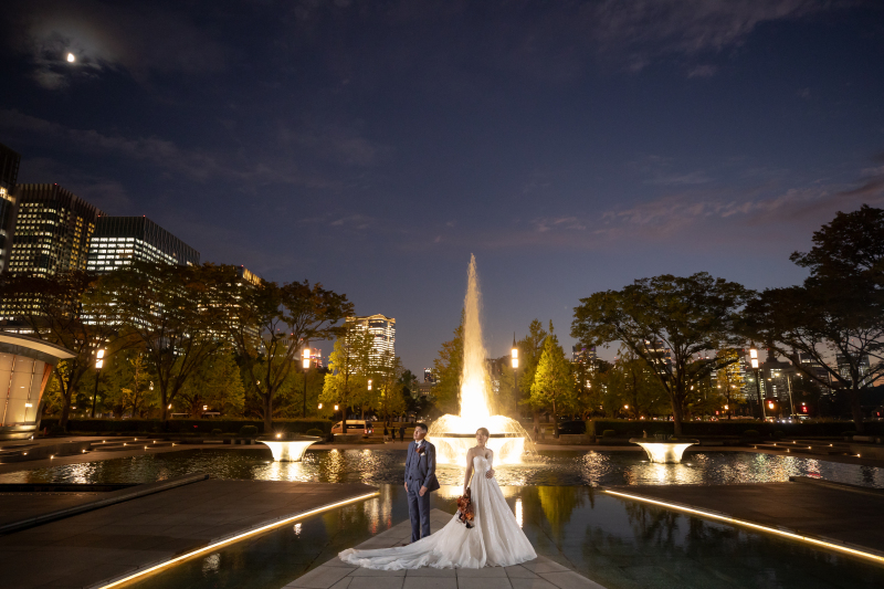 ライトアップされた噴水公園にて