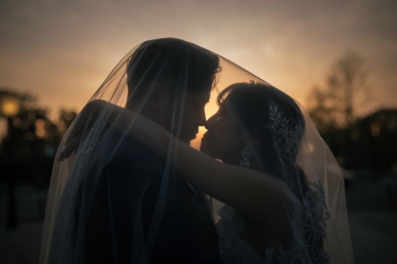 ベールに包まれるお二人♡
