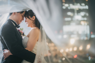 光の演出が印象的な東京丸の内