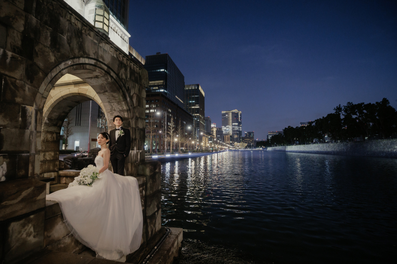 コバルトブルーの空の下