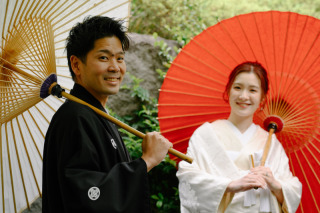 新緑の日本庭園から日暮れの東京丸の内へ