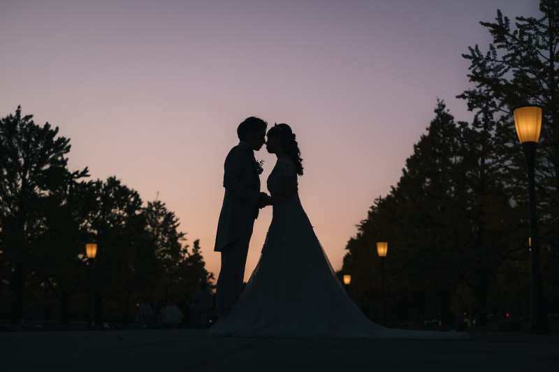 トワイライトタイムのシルエットフォトは幻想的です