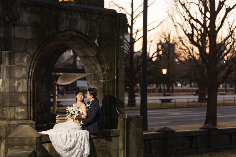 和田倉門お座りショット！