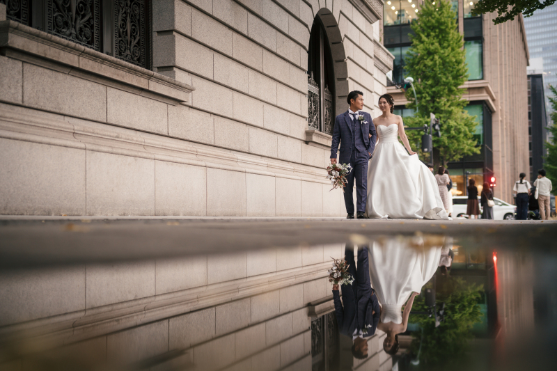 明治生命館前にて
