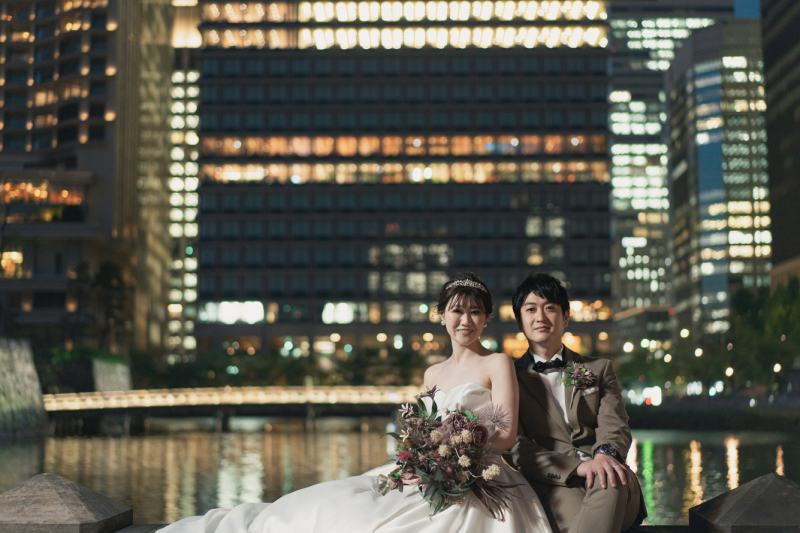 パレスホテルを背景に☆