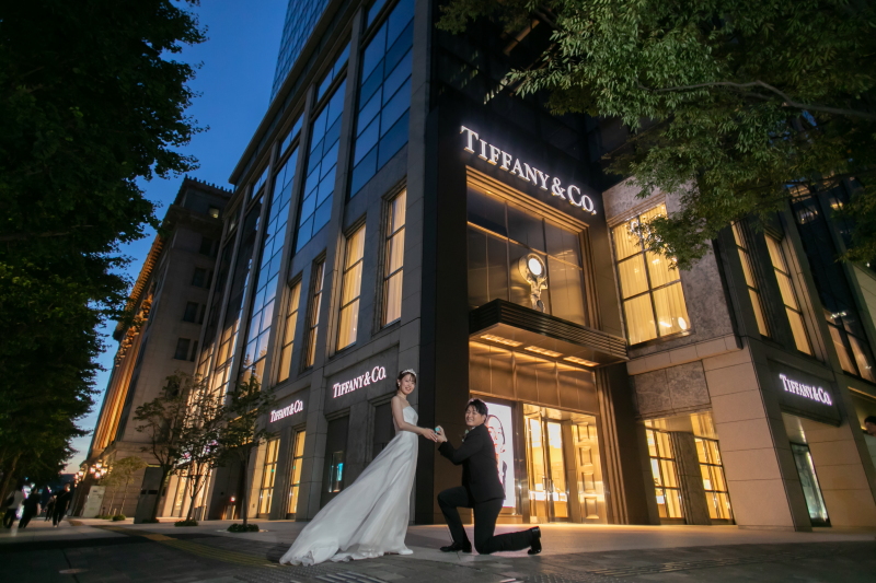 ティファニー前で