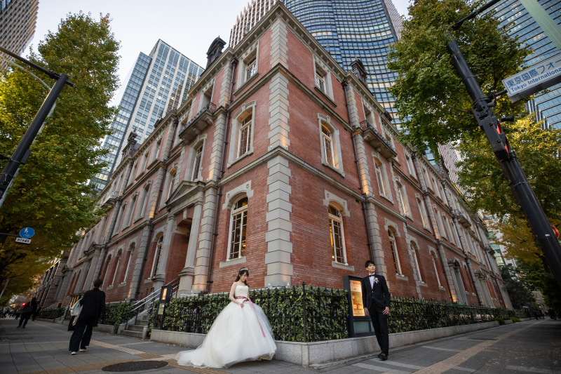 ヨーロッパの街並みのような一号館美術館にて
