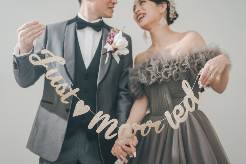 ドレスでスタジオ撮影