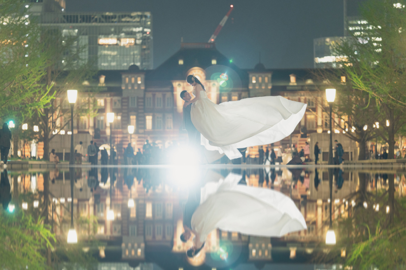 東京駅前リフレクション写真