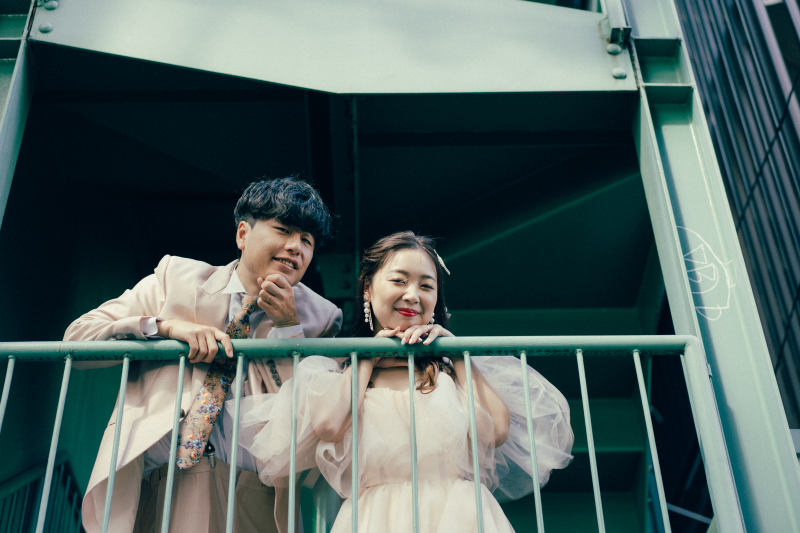 柵から顔を出すお二人♡