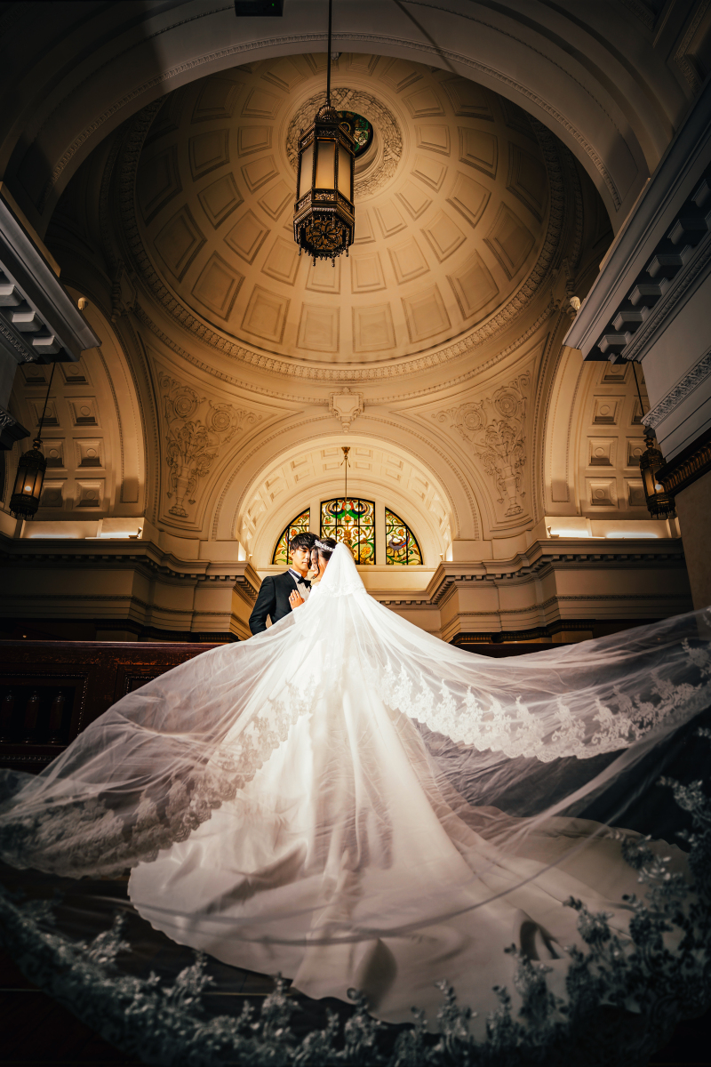 ドーム型の天井の重厚感