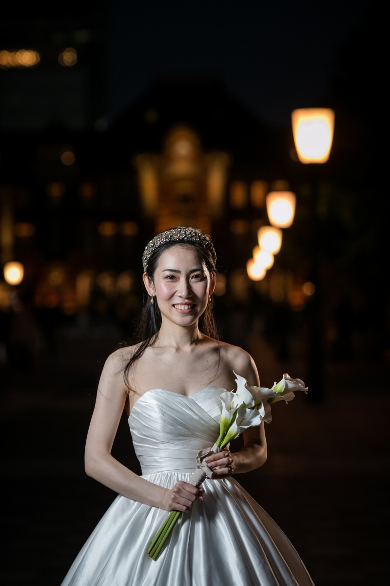 凛としたご新婦にお似合いのカラーのお花