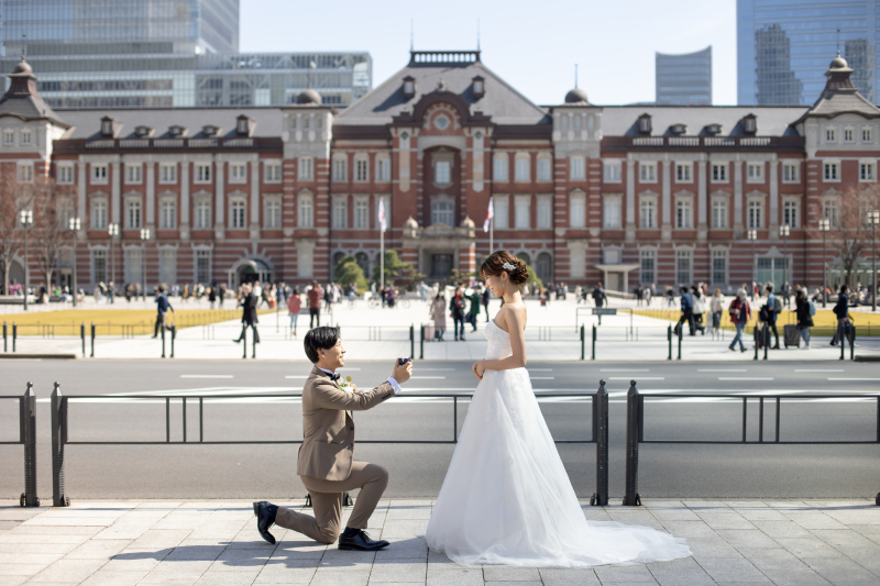 東京駅前でプロポーズショット♪