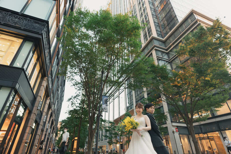 ビルに囲まれて