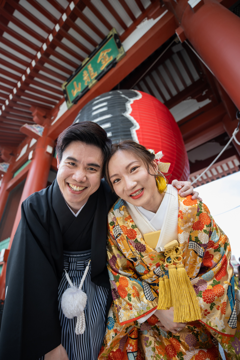 雷門の真下で♪