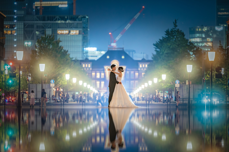 美しくライトアップされた東京駅♡