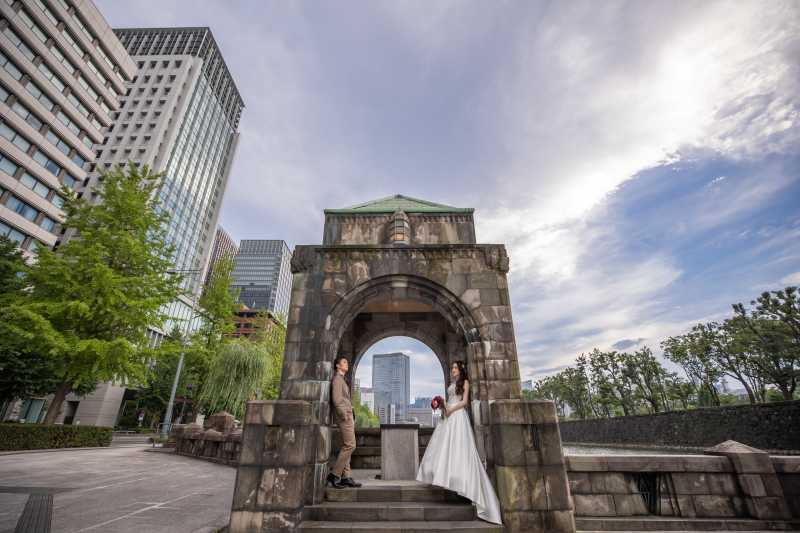 青空の下の和田倉門ガゼボ！