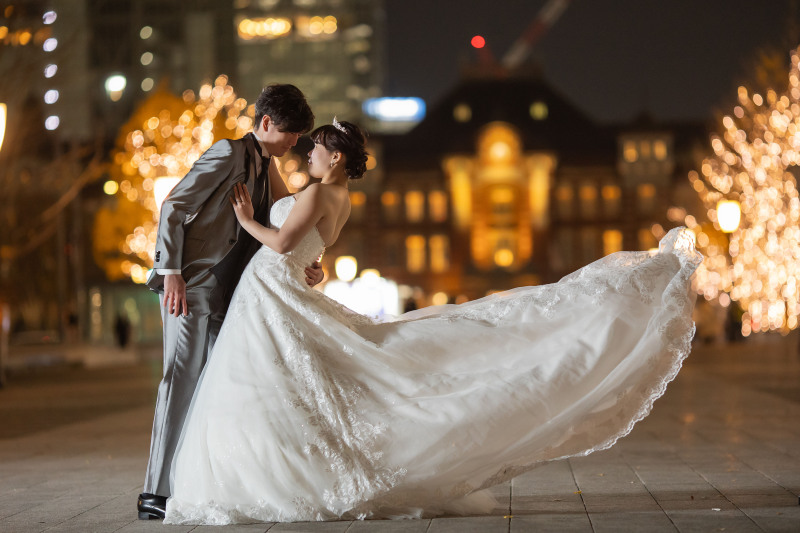 ドレスが美しくなびくショット