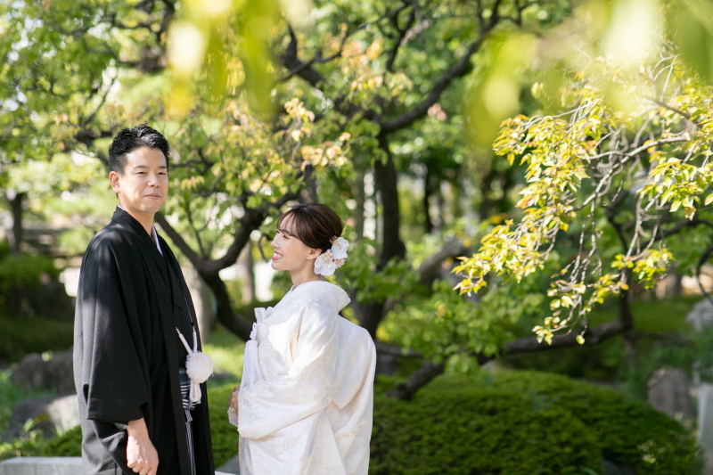 緑の美しい庭園にて