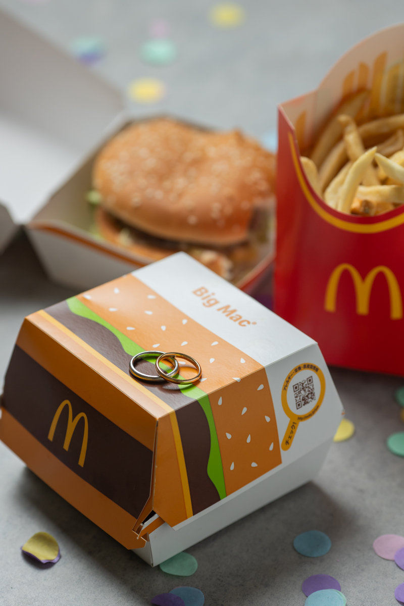 なんと、ハンバーガーのリングフォト!