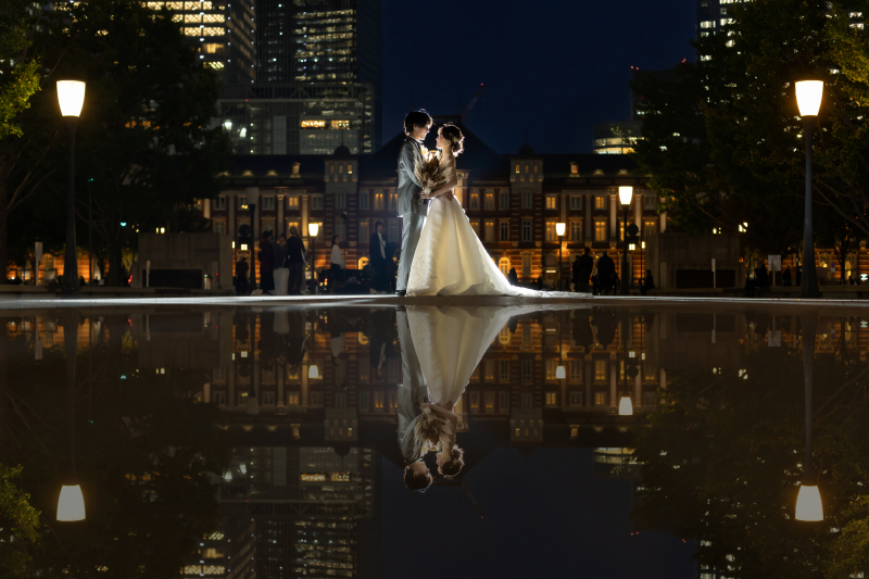 東京駅を背景にリフレクション撮影