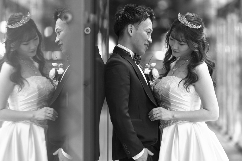 身を寄せ合って