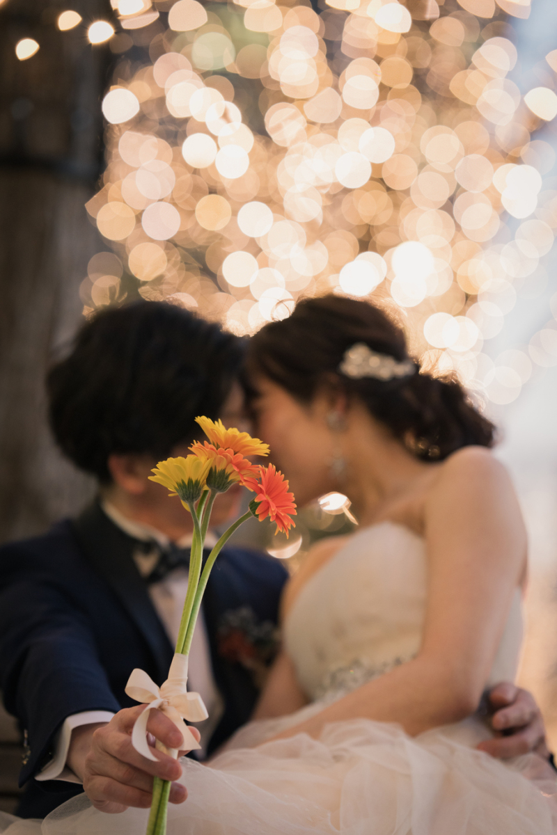 お花で隠したキスショット♡