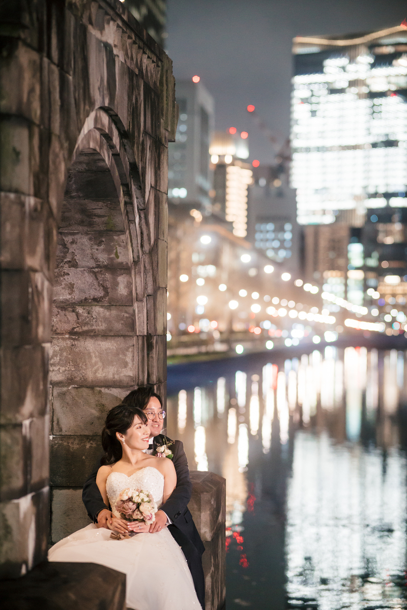 雨に煙るロマンティックなお濠