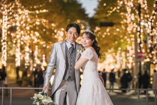 シーズン初めの丸の内イルミネーションに照らされて輝くお二人のウェディングフォト☆