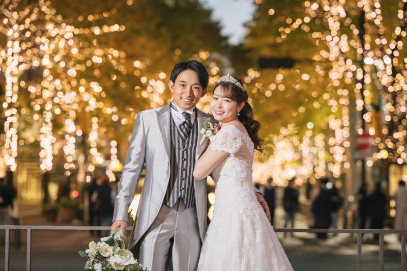 シーズン初めの丸の内イルミネーションに照らされて輝くお二人のウェディングフォト☆