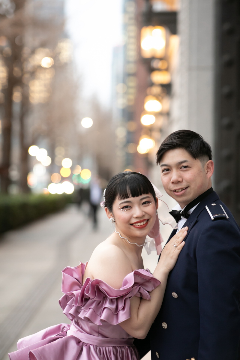 街角で寄り添うお二人♡