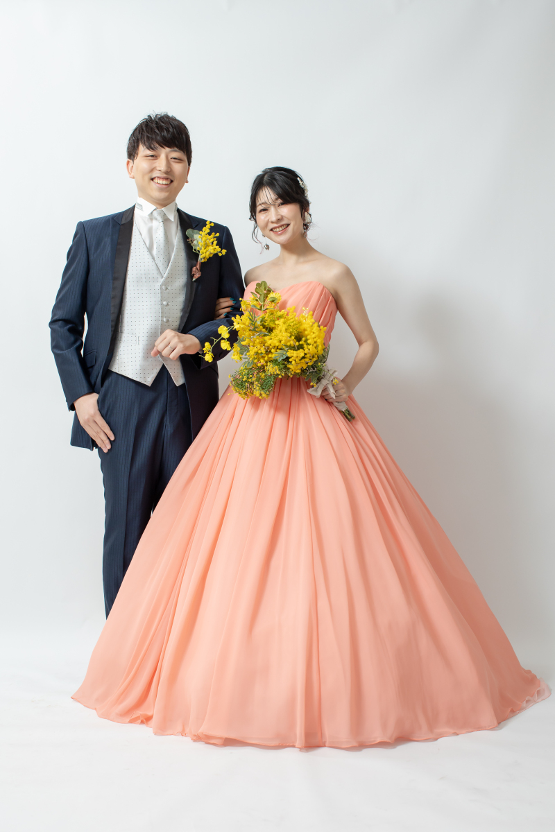 まずはカラードレス着てスタジオ撮影から♪