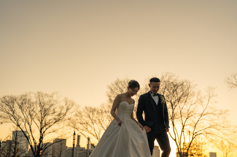 丸の内ロケ撮影はサンセットタイムからスタートです