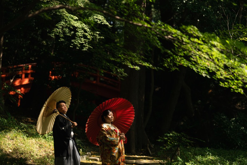 陰影の強いシックな雰囲気で