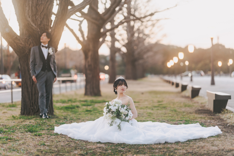 ドレスを広げた可愛らしいショット