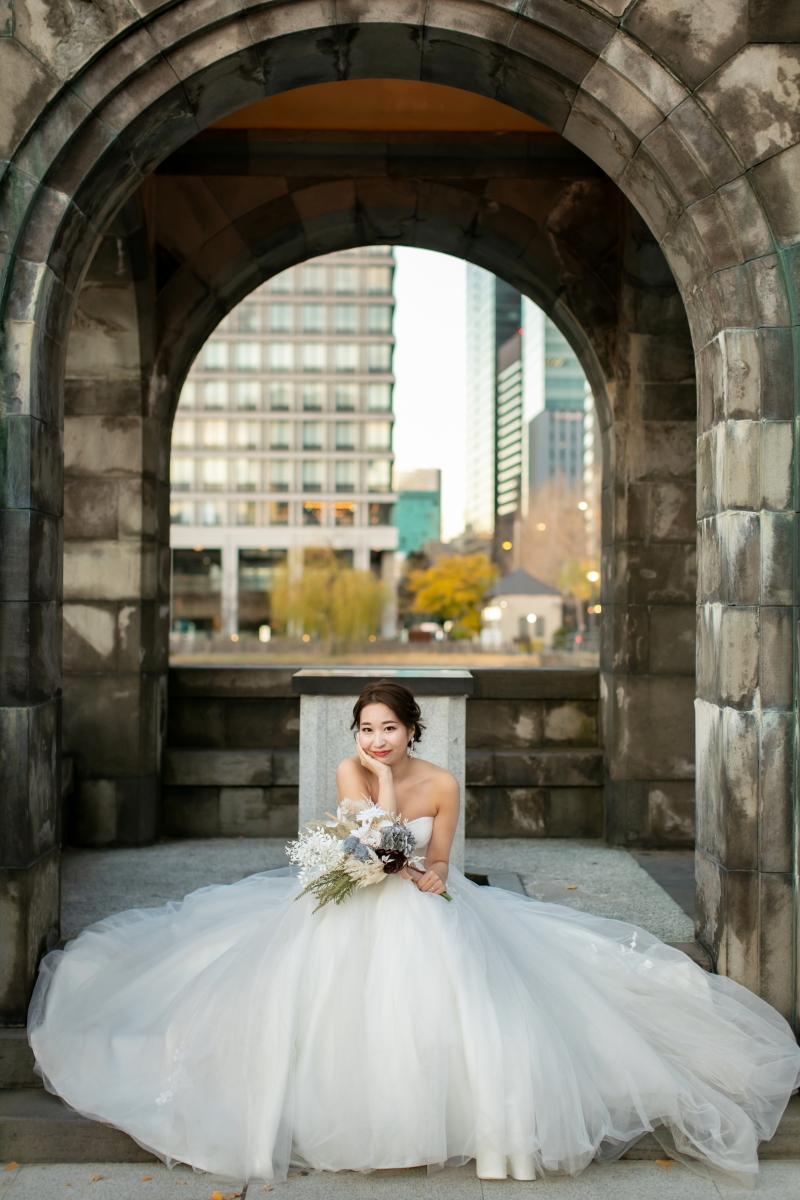 ロケーションフォトにて新婦様ソロショット♡