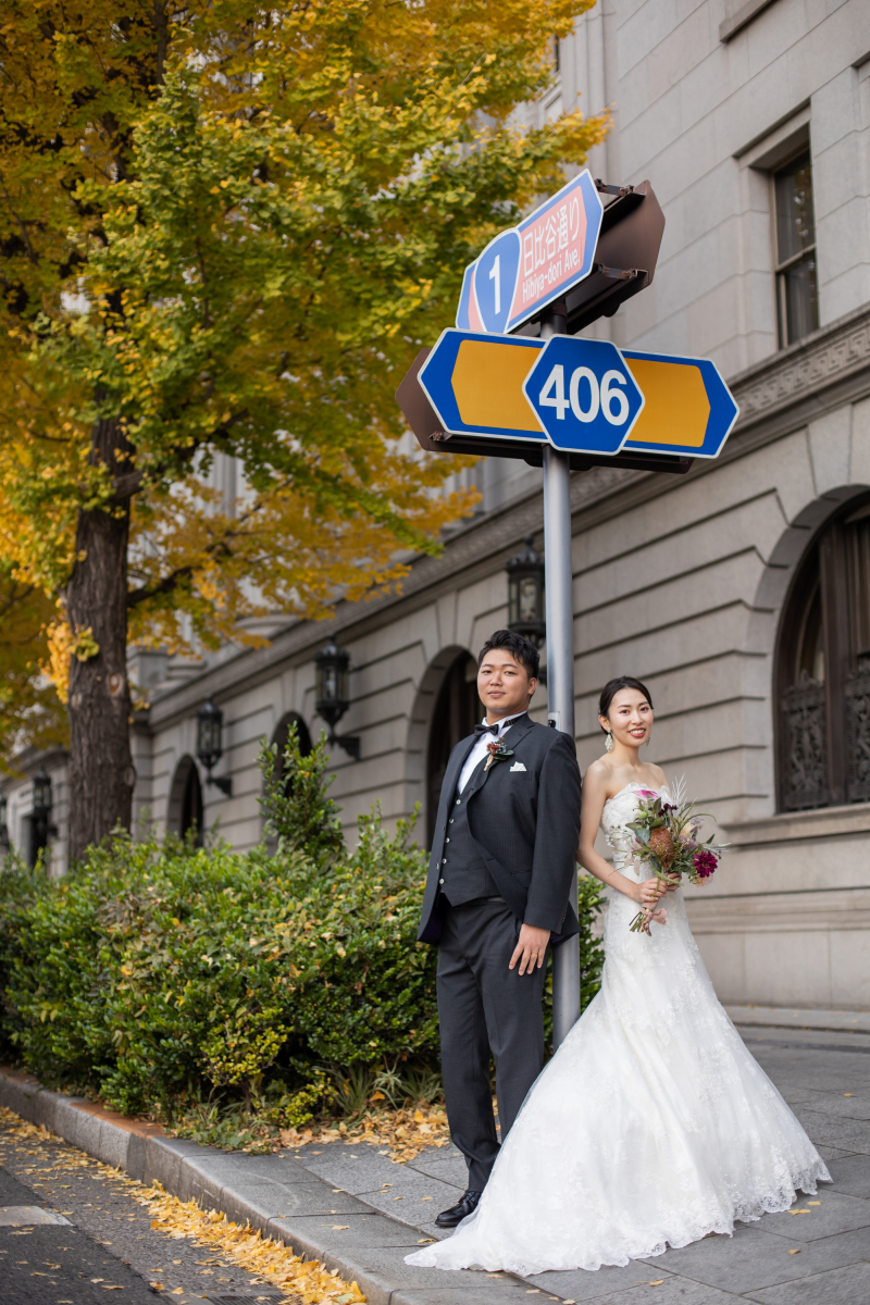 洋装にお色直しして、丸の内の街へ！