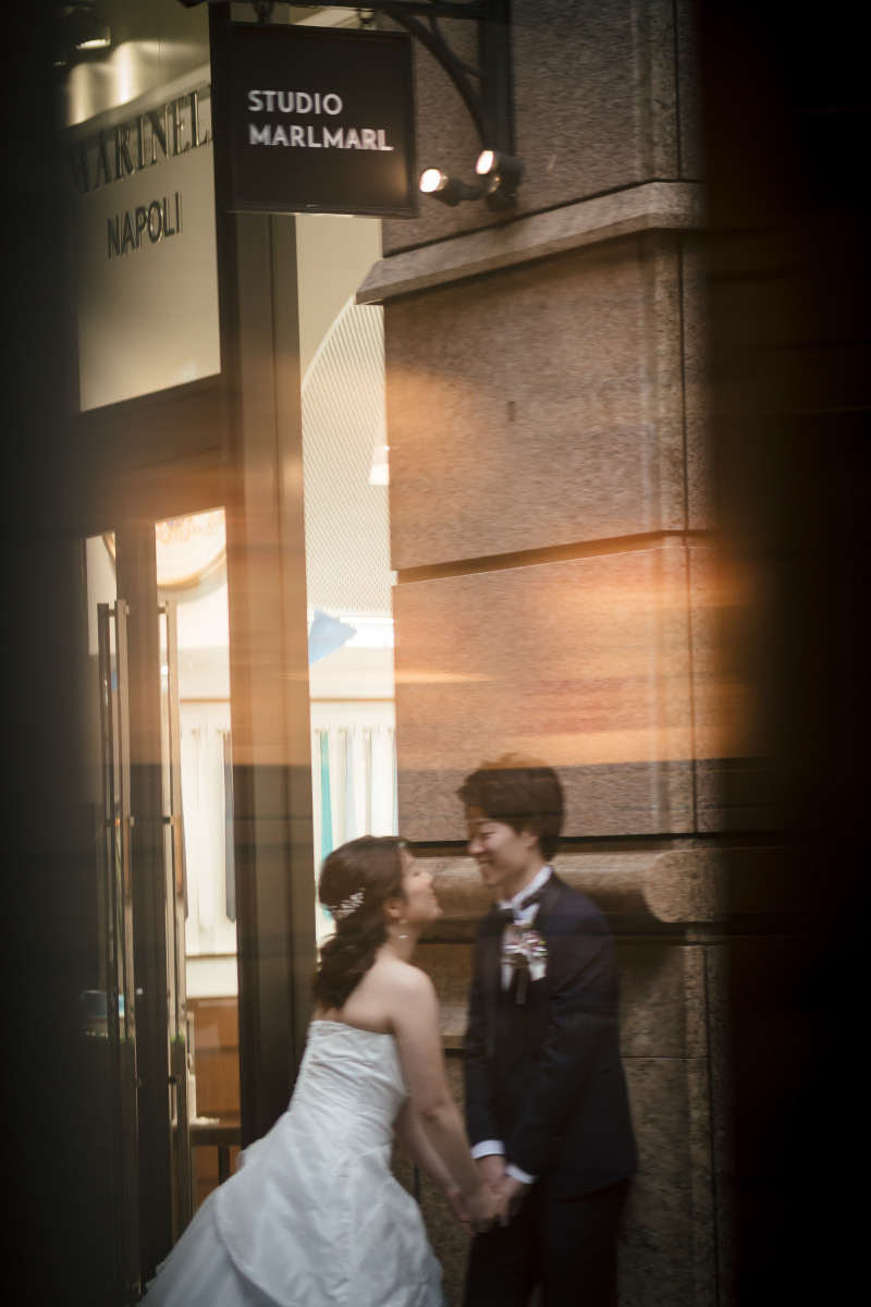 ウィンドウに映る光